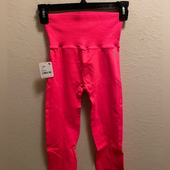 Free People FP Movement Good Karma Leggings In Neon Coral. NEW - Picture 6 of 12